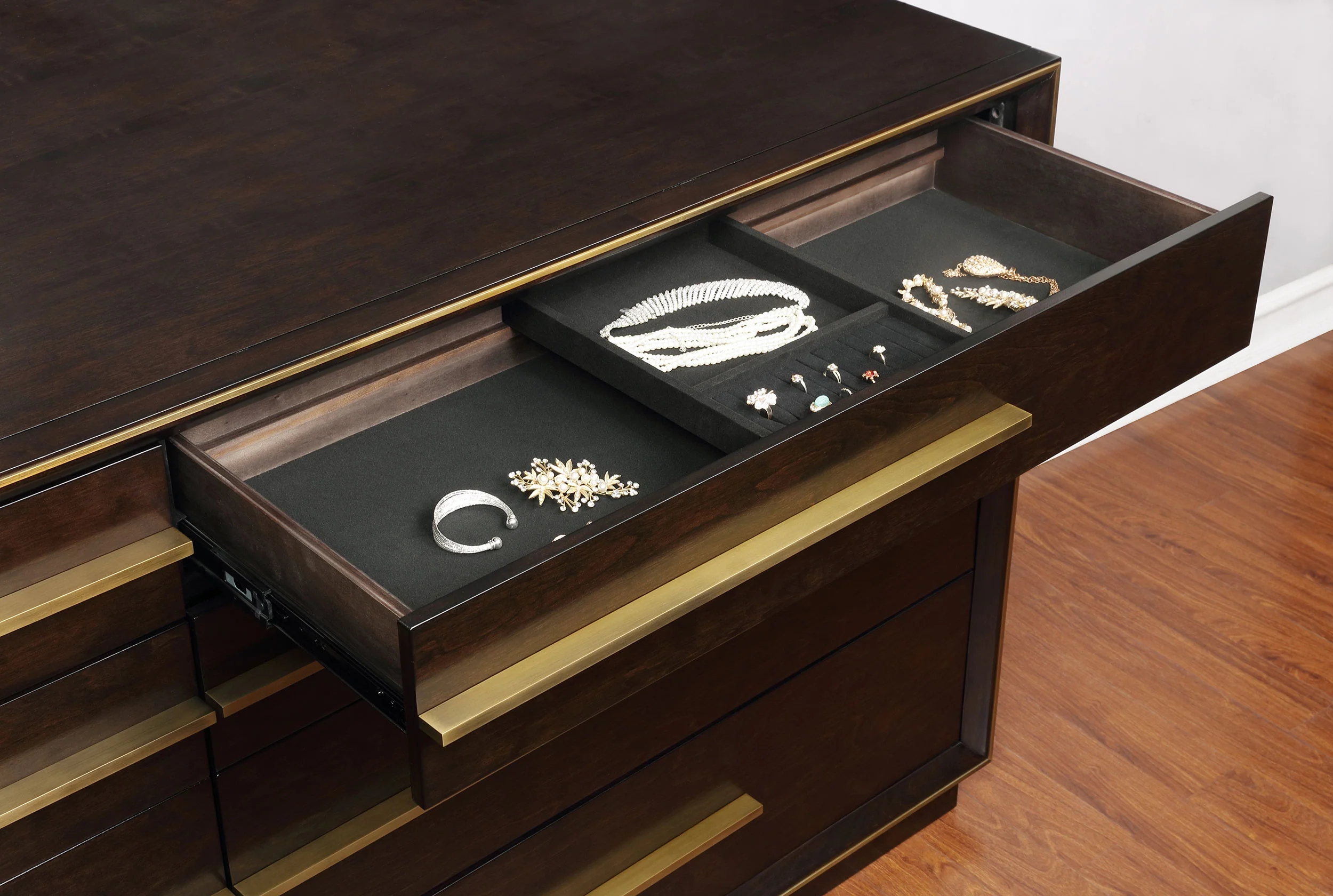 Durango Dresser with Mirror - Image 12