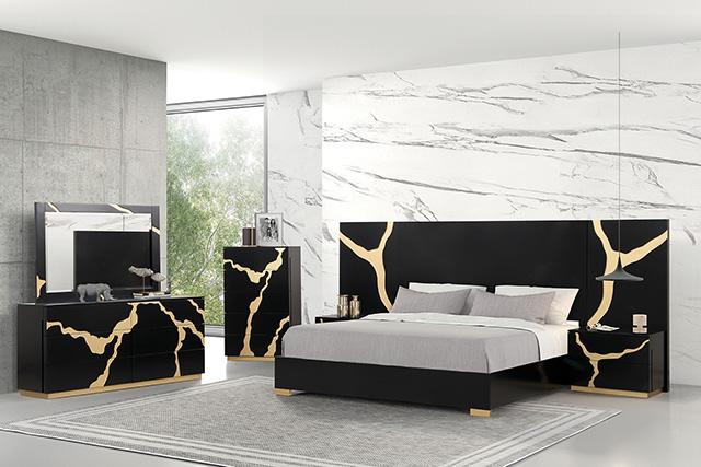 Goldsberg E.King Bed w/ Wall Panels - Image 2