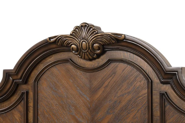 Leovanni E.King & Queen Bed - Image 7