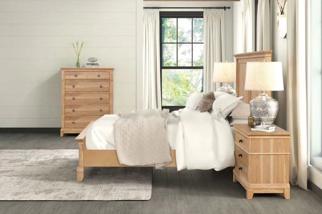 McHenry E.King Bed - Image 4